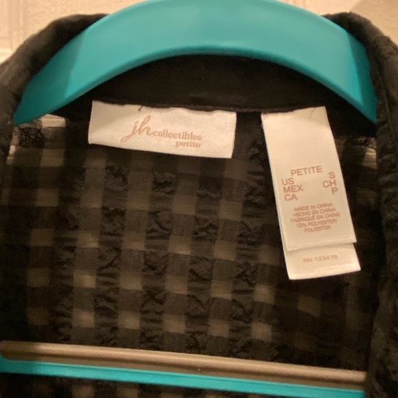 Lightweight button down - Picture 3 of 4